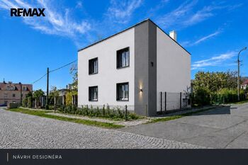 Prodej domu 258 m², Hrob