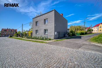 Prodej domu 258 m², Hrob