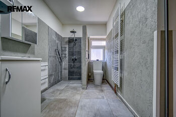 Prodej domu 258 m², Hrob