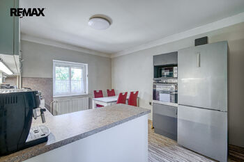 Prodej domu 258 m², Hrob