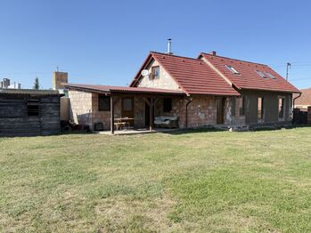 pohled na dům ze zahrady - Pronájem domu 67 m², Hlízov
