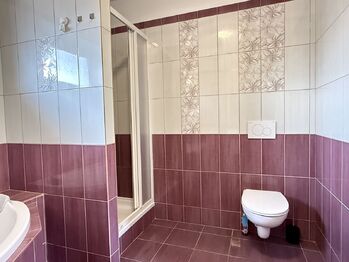 koupelna s WC - Pronájem domu 67 m², Hlízov