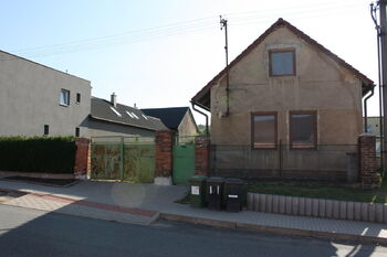pohled z ulice - Pronájem domu 67 m², Hlízov 
