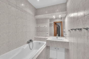 Prodej bytu 3+1 v osobním vlastnictví 65 m², Hradec Králové