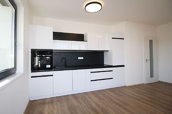 Pronájem bytu 1+kk v osobním vlastnictví 34 m², Praha 9 - Hloubětín