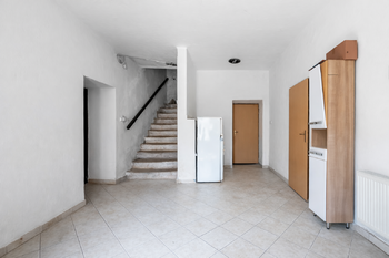 Prodej restaurace 951 m², Hluboké Dvory