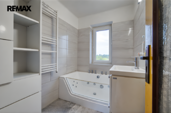 Prodej domu 250 m², Královice