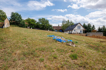 Prodej pozemku 2744 m², Soběhrdy