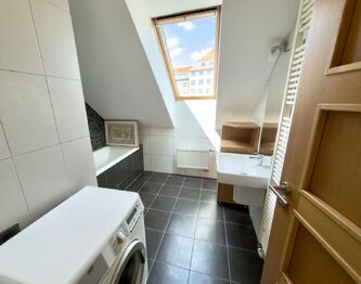 Prodej bytu 3+kk v osobním vlastnictví 84 m², Praha 10 - Vršovice