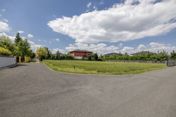 Prodej pozemku 1345 m², Jesenice