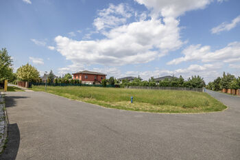 Prodej pozemku 1345 m², Jesenice