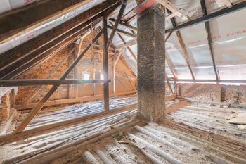 Půdní prostory. - Prodej domu 192 m², Střížovice