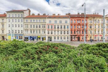 Budova - Prodej bytu 3+kk v osobním vlastnictví 65 m², Praha 5 - Smíchov