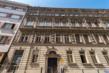 Budova. - Prodej bytu 2+1 v osobním vlastnictví 64 m², Praha 1 - Nové Město