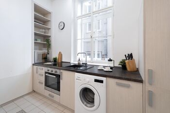 Kuchyně. - Prodej bytu 2+1 v osobním vlastnictví 64 m², Praha 1 - Nové Město