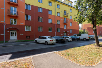 Prodej bytu 2+kk v osobním vlastnictví 52 m², Praha 10 - Záběhlice