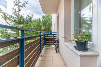 balkon - Prodej bytu 2+kk v osobním vlastnictví 41 m², Praha 6 - Břevnov