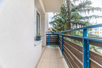 výhled z balkonu - Prodej bytu 2+kk v osobním vlastnictví 41 m², Praha 6 - Břevnov
