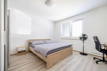 Pronájem domu 99 m², Zeleneč