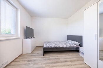 Pronájem domu 99 m², Zeleneč