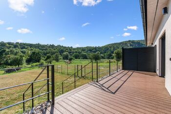 Zahrada + terasa - Prodej bytu 4+kk v osobním vlastnictví 144 m², Beroun