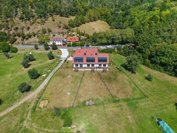 Exteriér dron - Prodej bytu 4+kk v osobním vlastnictví 144 m², Beroun