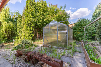 skleník - Prodej chaty / chalupy 52 m², Chbany