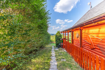 přístup k chatě - Prodej chaty / chalupy 52 m², Chbany