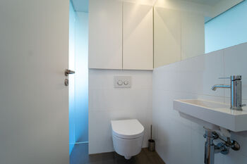 Samostatné WC s umyvadlem - Pronájem bytu 2+kk v osobním vlastnictví 55 m², Poděbrady