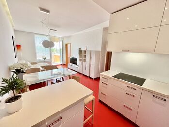 Pronájem bytu 2+kk v osobním vlastnictví 50 m², Praha 8 - Troja