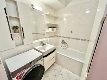 Pronájem bytu 2+kk v osobním vlastnictví 50 m², Praha 8 - Troja
