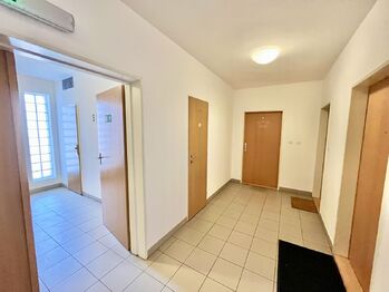 Pronájem bytu 2+kk v osobním vlastnictví 50 m², Praha 8 - Troja