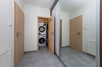 Prodej bytu 2+kk v osobním vlastnictví 49 m², Praha 10 - Vršovice
