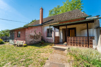 Prodej pozemku 7711 m², Týnec nad Labem