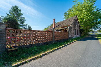 Prodej pozemku 7711 m², Týnec nad Labem