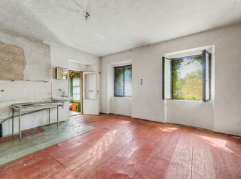 Prodej pozemku 7711 m², Týnec nad Labem