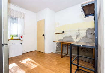 Kuchyně se spíží - Prodej domu 130 m², Český Dub