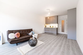 Prodej bytu 1+kk v osobním vlastnictví 34 m², Praha 4 - Háje