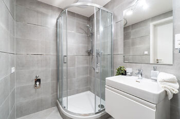 Prodej bytu 1+kk v osobním vlastnictví 34 m², Praha 4 - Háje