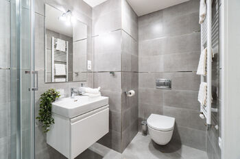 Prodej bytu 1+kk v osobním vlastnictví 34 m², Praha 4 - Háje