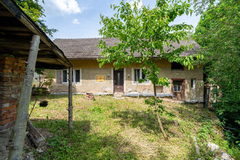 Prodej pozemku 1086 m², Malešov
