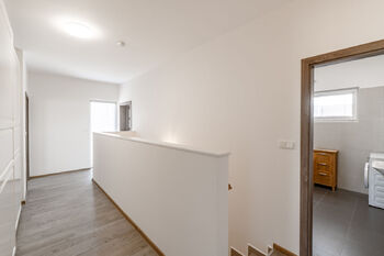 Pronájem domu 110 m², Bašť