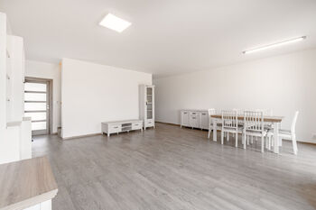 Pronájem domu 110 m², Bašť