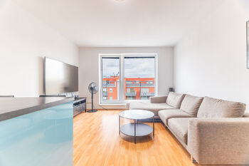 obývací pokoj - Prodej bytu 2+kk v osobním vlastnictví 46 m², Hostivice