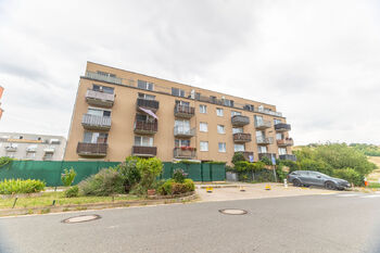 bytový dům - Prodej bytu 2+kk v osobním vlastnictví 46 m², Hostivice