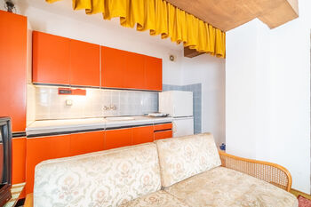 Kuchyň - suterén - Prodej domu 170 m², Jesenice