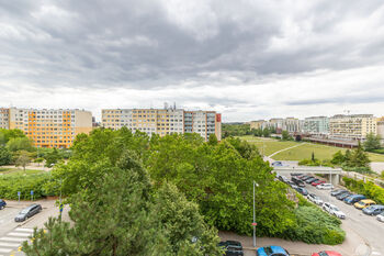 výhled z okna - Prodej bytu 2+kk v družstevním vlastnictví 33 m², Praha 5 - Stodůlky