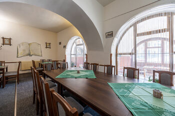 Pronájem restaurace 500 m², Opočno