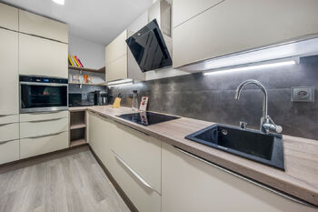 Prodej bytu 3+kk v osobním vlastnictví 66 m², Praha 4 - Chodov