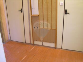 chodba - Prodej bytu 4+1 v osobním vlastnictví 61 m², Praha 4 - Lhotka